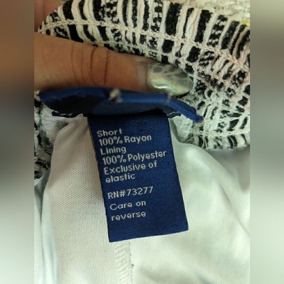 Black and white Striped Linen Shorts - Picture 5 of 10